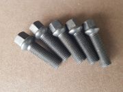   Felnicsavar Rdiuszos M14x1,5 43mm hossz FEKETE