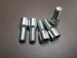   Felnicsavar Kpos M14x1,5 28mm hossz Bels kulcsnyls